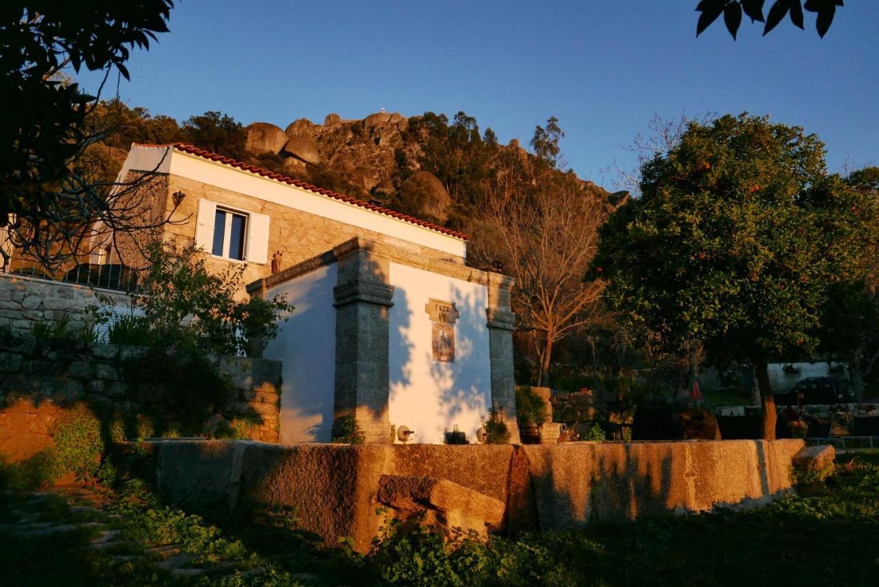 לינה וארוחת בוקר Quinta De Sao Pedro De Vir-A-Corca Em מונסנטו מראה חיצוני תמונה